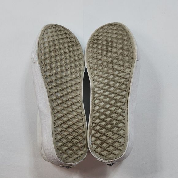 Vans Classic Slip On Sneaker Shoe Caution Tape Left Traffic Women 8 White Custom - Picture 16 of 16